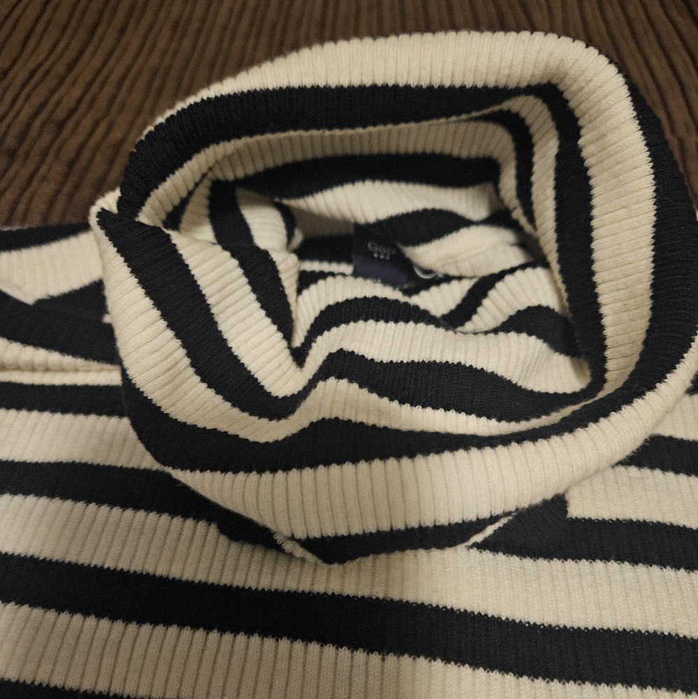 GAP Black and White Striped Turtleneck Sweater - Picture 3 of 5